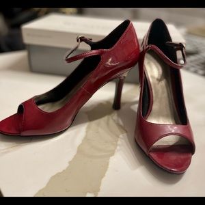 Worthington Brand Wine colored Patent heels!